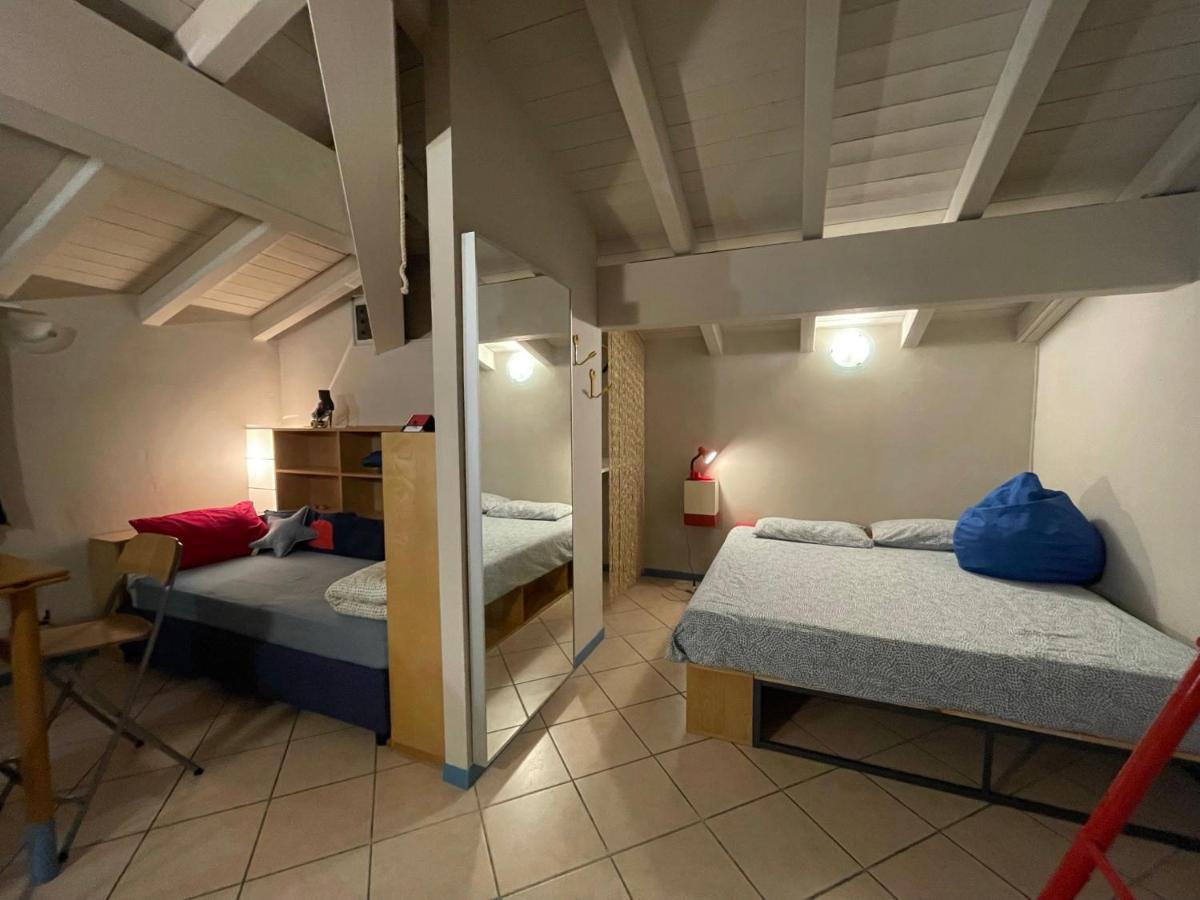 Mansardine Metropolitane Apartment Brescia Bagian luar foto