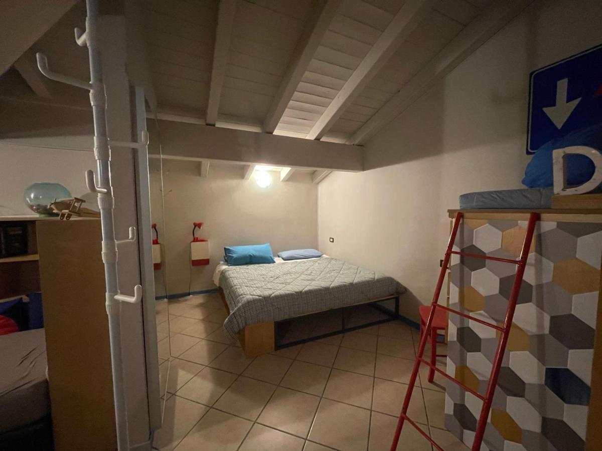 Mansardine Metropolitane Apartment Brescia Bagian luar foto