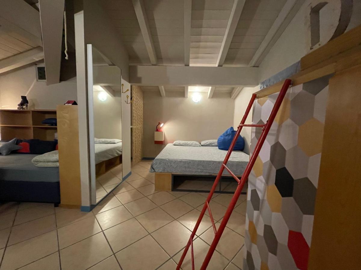 Mansardine Metropolitane Apartment Brescia Bagian luar foto