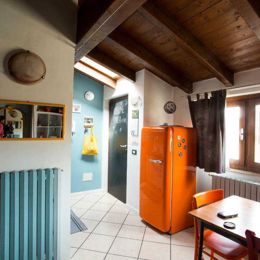 Mansardine Metropolitane Apartment Brescia Bagian luar foto