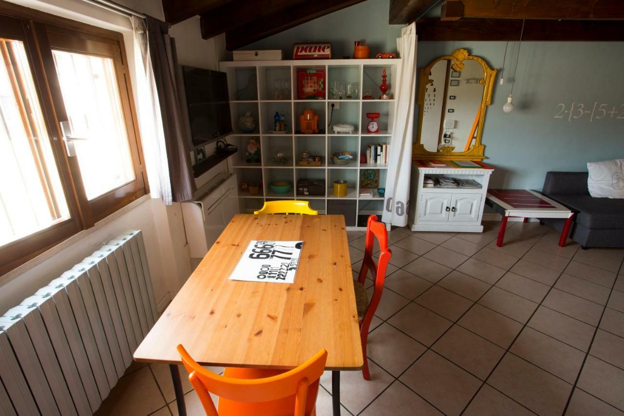 Mansardine Metropolitane Apartment Brescia Bagian luar foto