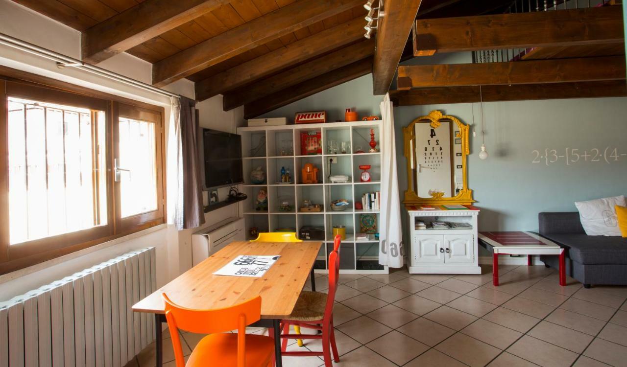 Mansardine Metropolitane Apartment Brescia Bagian luar foto