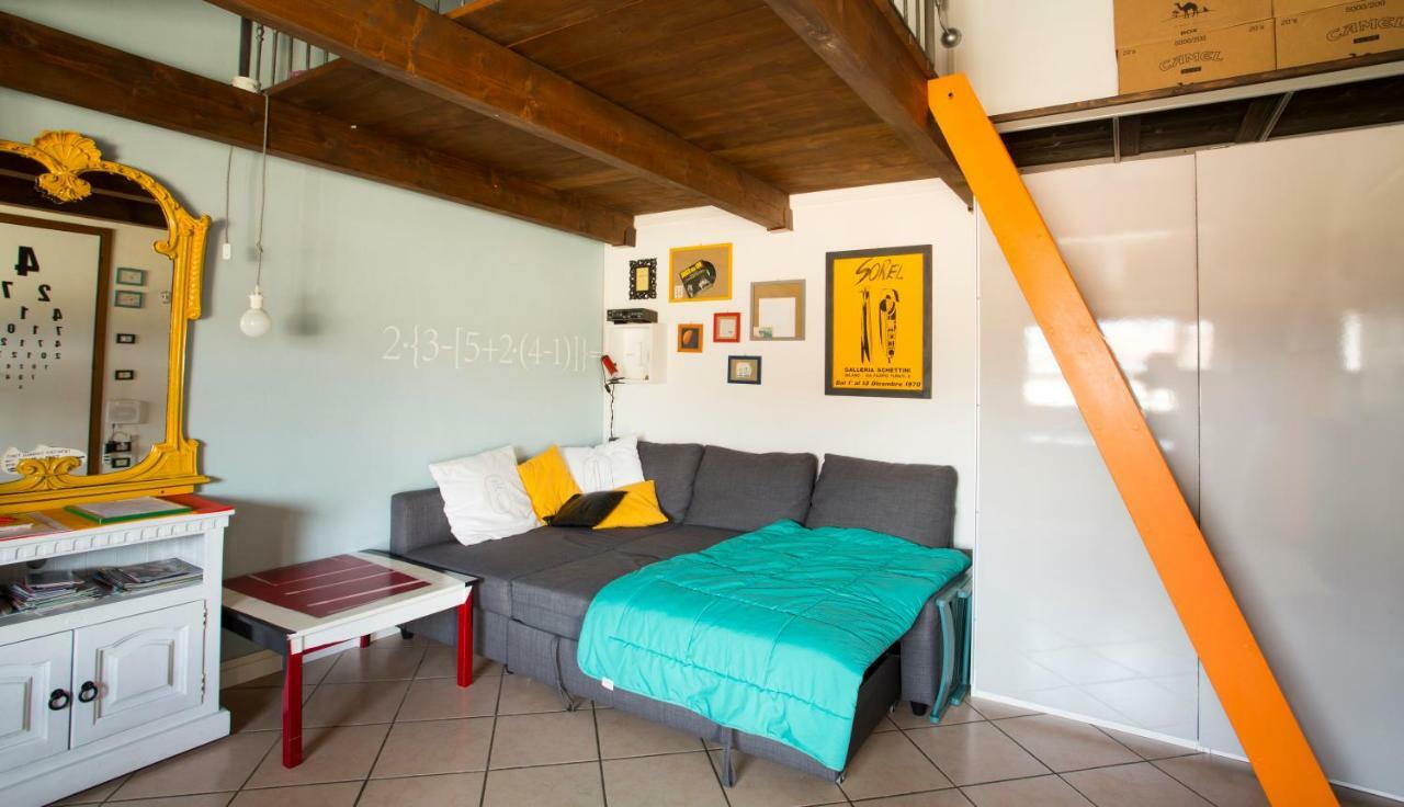 Mansardine Metropolitane Apartment Brescia Bagian luar foto