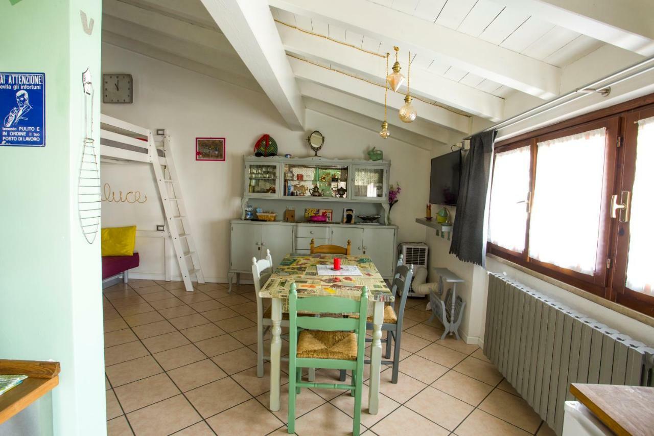 Mansardine Metropolitane Apartment Brescia Bagian luar foto
