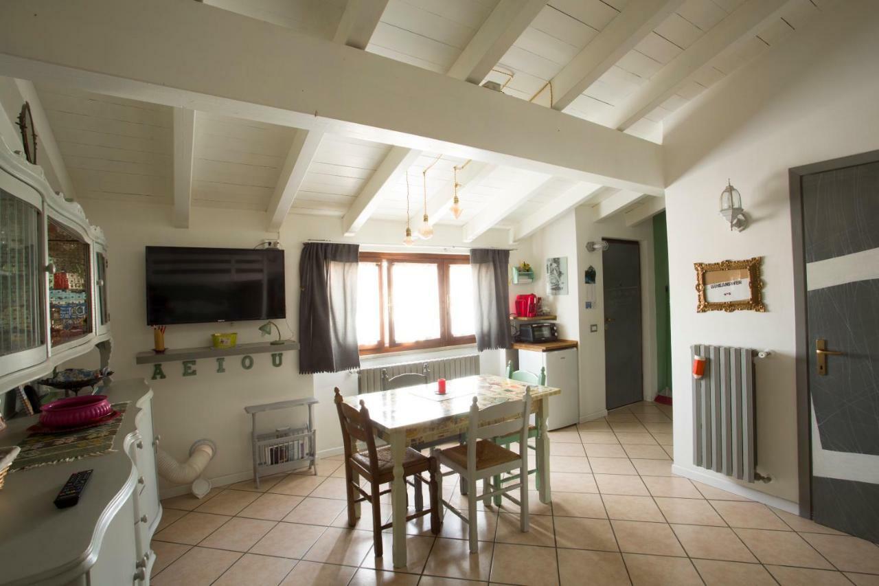 Mansardine Metropolitane Apartment Brescia Bagian luar foto