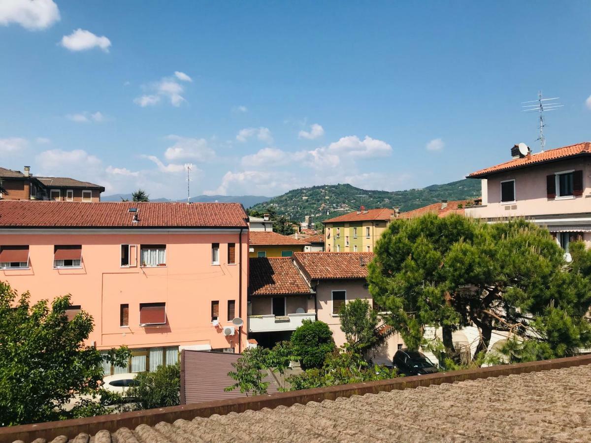 Mansardine Metropolitane Apartment Brescia Bagian luar foto