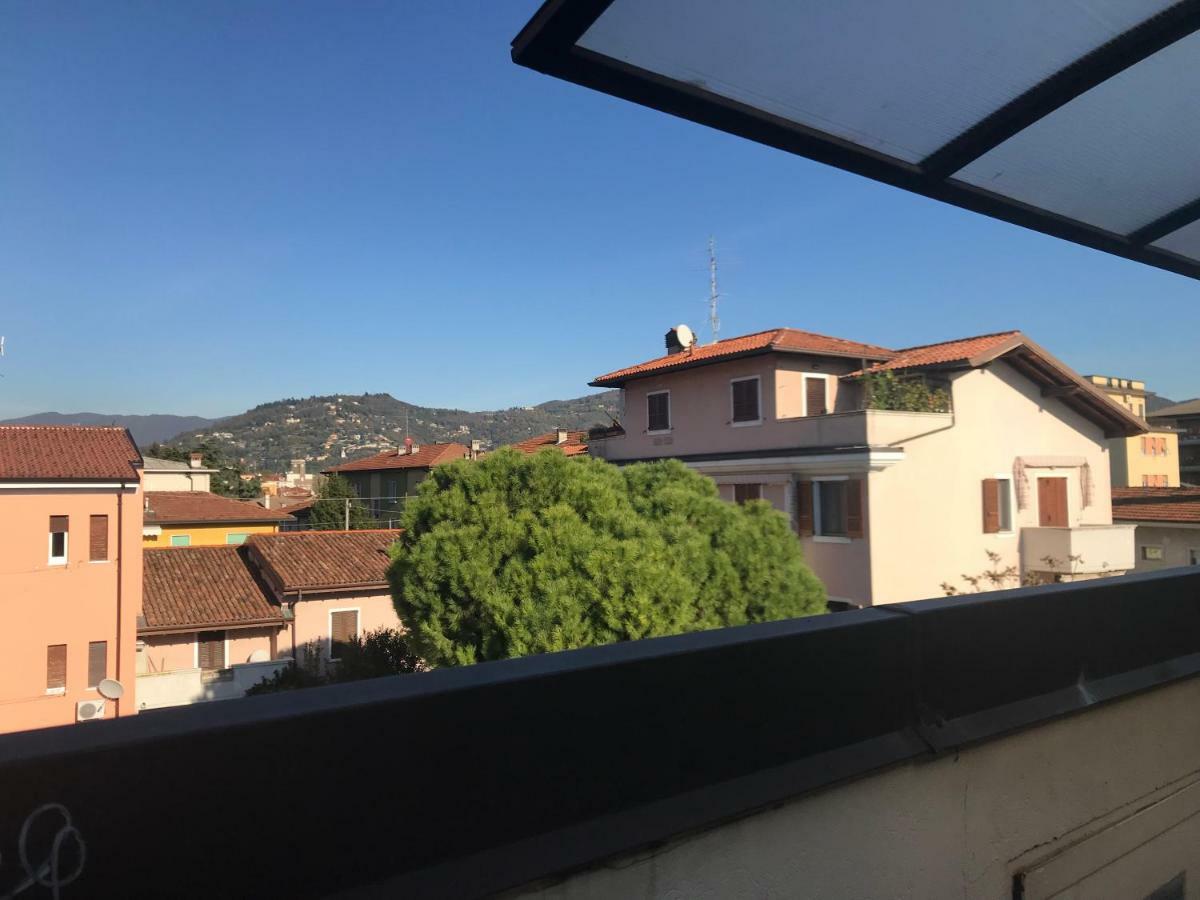 Mansardine Metropolitane Apartment Brescia Bagian luar foto
